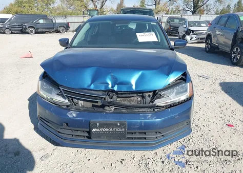 2017 Volkswagen Jetta 1.4T S z USA, uszkodzony, nr VIN 3VW2B7AJ4HM257929